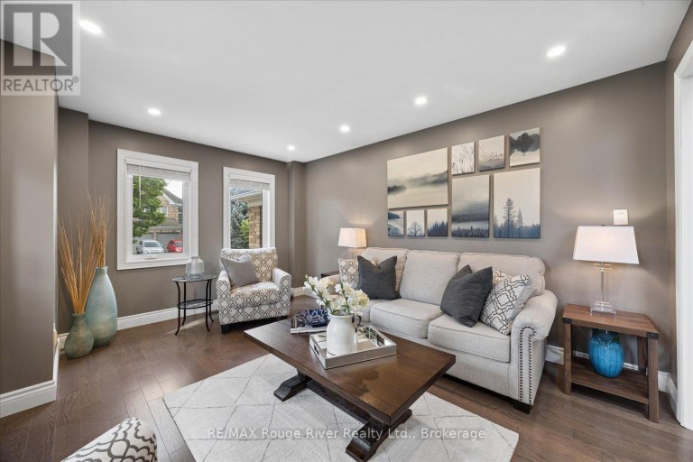 10 WINDBREAK CRESCENT, Whitby (Williamsburg), Ontario, L1P1P8