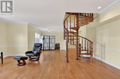 402 - 20 GORE STREET, Kingston (Central City East) Ontario