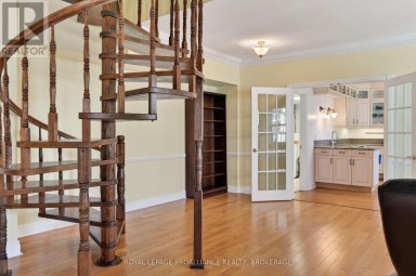 402 - 20 GORE STREET, Kingston (Central City East) Ontario