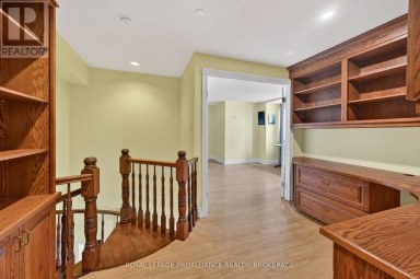 402 - 20 GORE STREET, Kingston (Central City East) Ontario