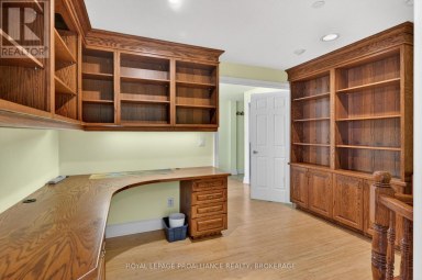 402 - 20 GORE STREET, Kingston (Central City East) Ontario