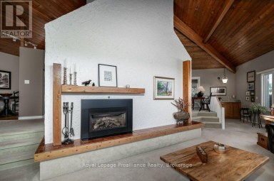 2355 COUNTY RD 3 Prince Edward County (Ameliasburg Ward) Ontario photo 11