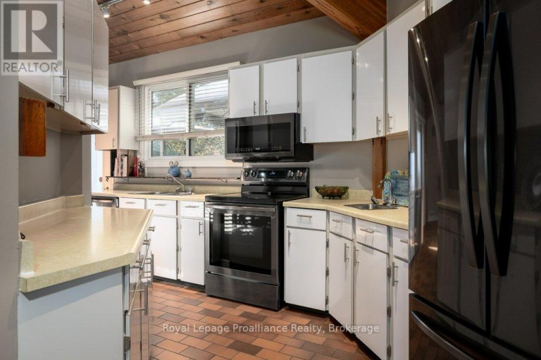 2355 COUNTY RD 3, Prince Edward County (Ameliasburg Ward), Ontario, K0K1L0