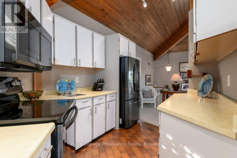 2355 COUNTY RD 3, Prince Edward County (Ameliasburg Ward), Ontario, K0K1L0