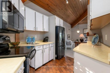 2355 COUNTY RD 3 Prince Edward County (Ameliasburg Ward) Ontario photo 18