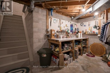 2355 COUNTY RD 3 Prince Edward County (Ameliasburg Ward) Ontario photo 45