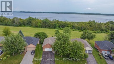 16 CRESCENT MOON LANE Kawartha Lakes (Mariposa) Ontario photo 1