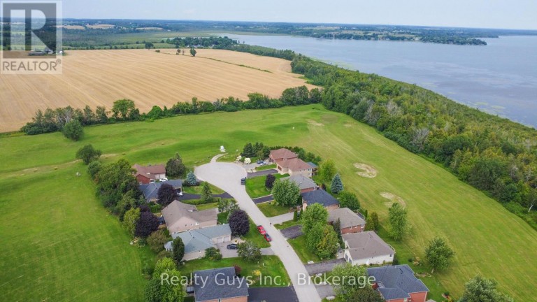 16 CRESCENT MOON LANE, Kawartha Lakes (Mariposa), Ontario, L0C1G0