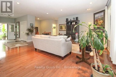 16 CRESCENT MOON LANE Kawartha Lakes (Mariposa) Ontario photo 32