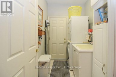 16 CRESCENT MOON LANE Kawartha Lakes (Mariposa) Ontario photo 40