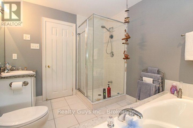 16 CRESCENT MOON LANE, Kawartha Lakes (Mariposa), Ontario, L0C1G0