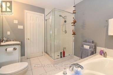 16 CRESCENT MOON LANE Kawartha Lakes (Mariposa) Ontario photo 49