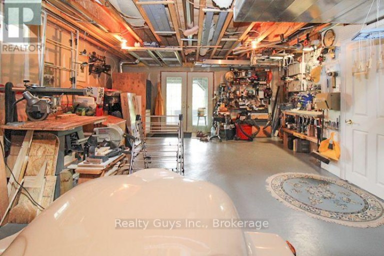 16 CRESCENT MOON LANE, Kawartha Lakes (Mariposa), Ontario, L0C1G0