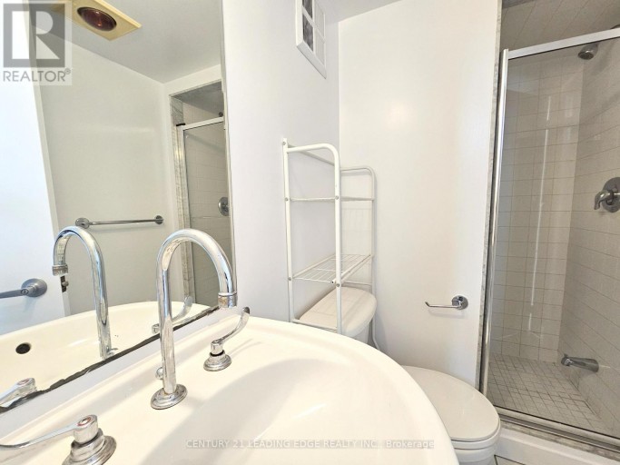 TH120 - 38 LEE CENTRE DRIVE, Toronto (Woburn), Ontario, M1H3J7