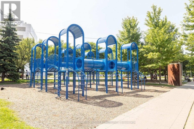 TH120 - 38 LEE CENTRE DRIVE, Toronto (Woburn), Ontario, M1H3J7