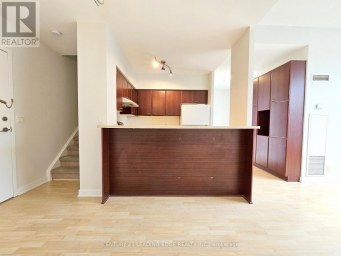 TH120 - 38 LEE CENTRE DRIVE Toronto (Woburn) Ontario photo 7