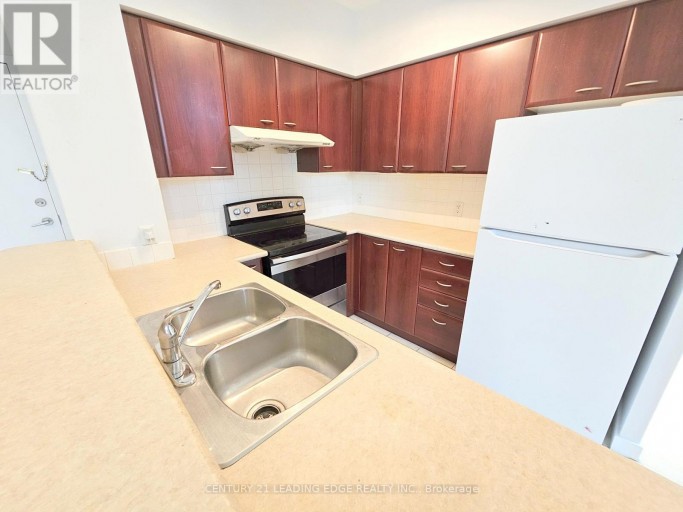 TH120 - 38 LEE CENTRE DRIVE, Toronto (Woburn), Ontario, M1H3J7