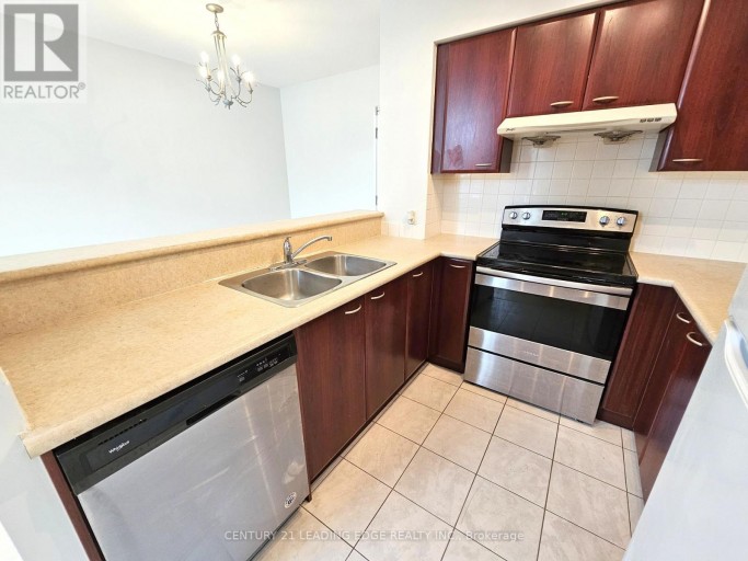 TH120 - 38 LEE CENTRE DRIVE, Toronto (Woburn), Ontario, M1H3J7