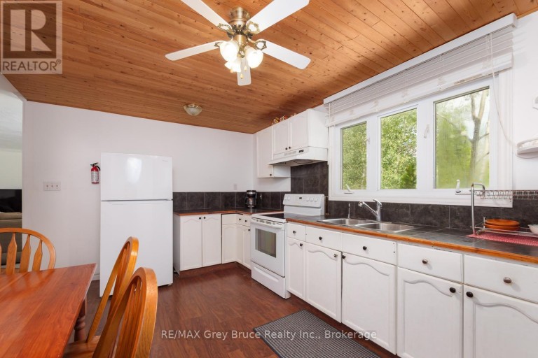 1477 HIGHWAY 6 HIGHWAY, South Bruce Peninsula, Ontario, N0H2T0