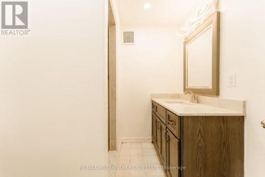 117 ROSE STREET Barrie (Wellington) Ontario photo 32