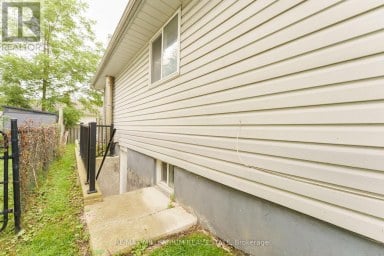 117 ROSE STREET Barrie (Wellington) Ontario photo 36
