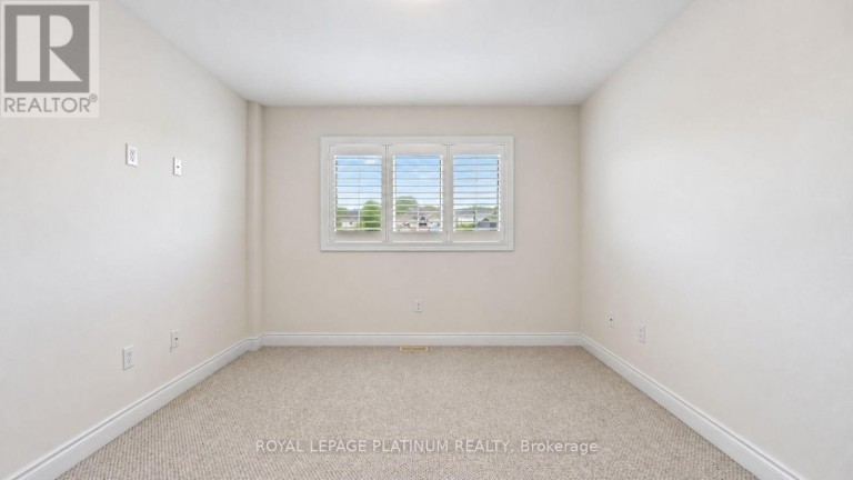146 SANDRINGHAM DRIVE, Barrie (Innis-Shore), Ontario, L4M0C9