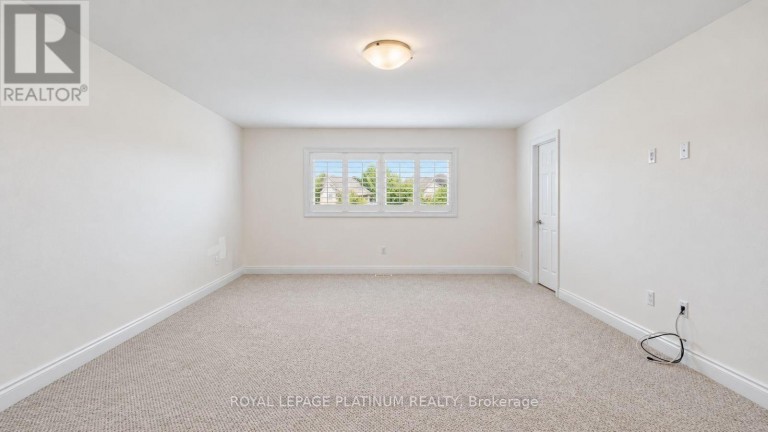146 SANDRINGHAM DRIVE, Barrie (Innis-Shore), Ontario, L4M0C9