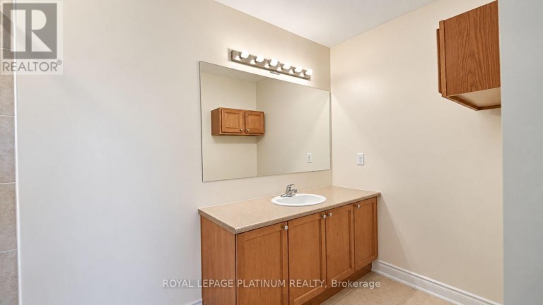 146 SANDRINGHAM DRIVE, Barrie (Innis-Shore), Ontario, L4M0C9