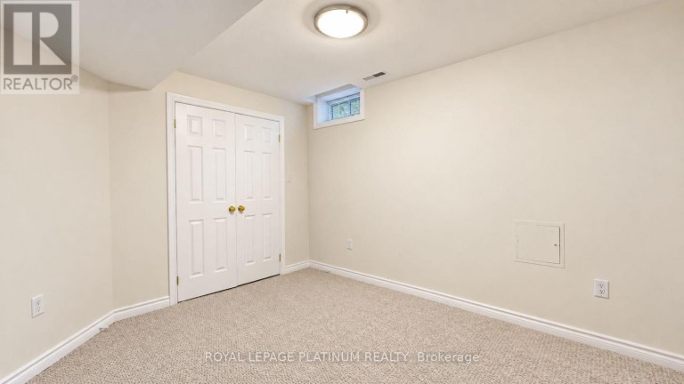 146 SANDRINGHAM DRIVE, Barrie (Innis-Shore), Ontario, L4M0C9