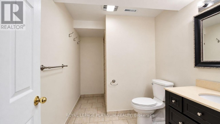 146 SANDRINGHAM DRIVE, Barrie (Innis-Shore), Ontario, L4M0C9
