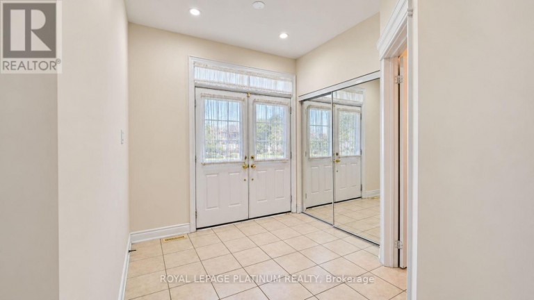146 SANDRINGHAM DRIVE, Barrie (Innis-Shore), Ontario, L4M0C9