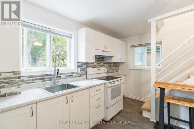 308 RUSSELL STREET Midland Ontario photo 6