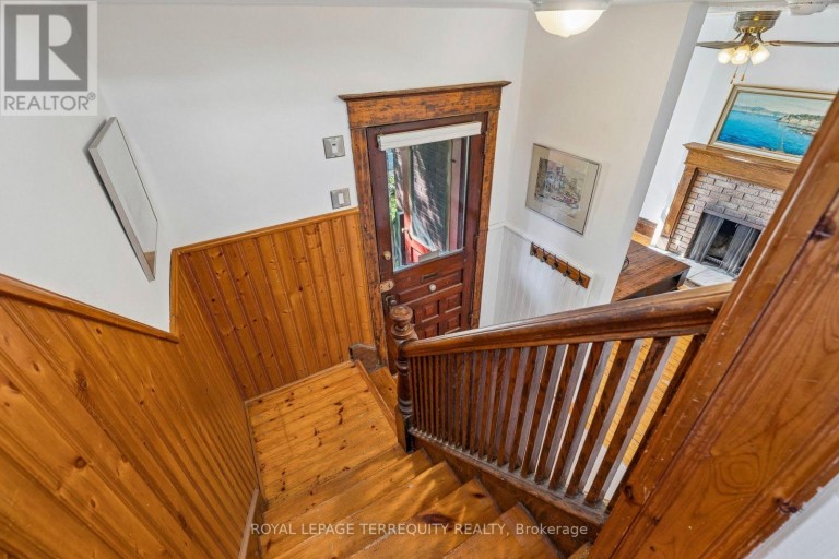 2 WRIGHT AVENUE, Toronto (Roncesvalles), Ontario, M6R1K8