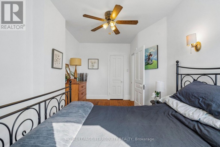 2 WRIGHT AVENUE, Toronto (Roncesvalles), Ontario, M6R1K8