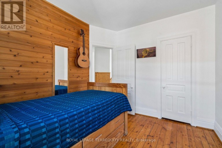 2 WRIGHT AVENUE, Toronto (Roncesvalles), Ontario, M6R1K8