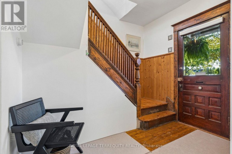 2 WRIGHT AVENUE, Toronto (Roncesvalles), Ontario, M6R1K8