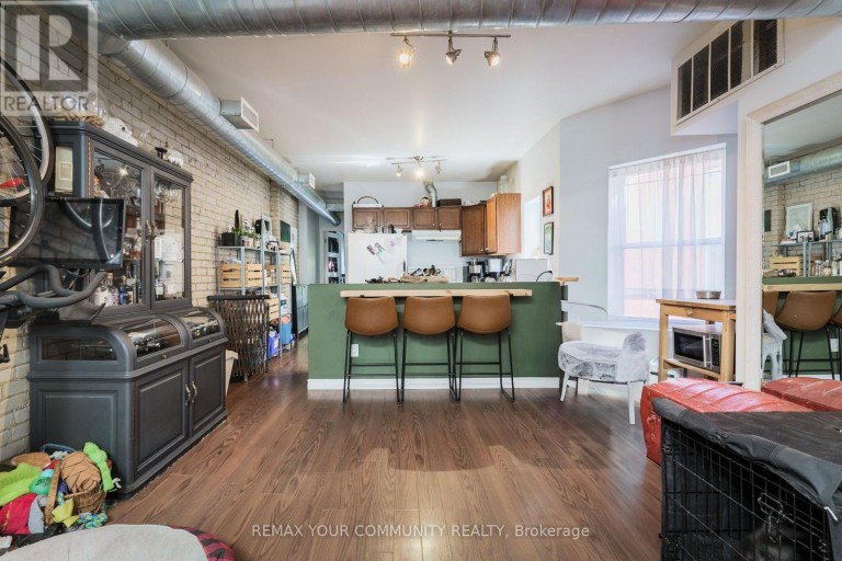 359 RONCESVALLES AVENUE, Toronto (Roncesvalles), Ontario, M6R2M8