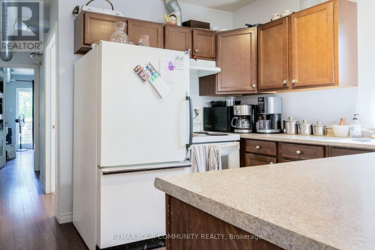 359 RONCESVALLES AVENUE, Toronto (Roncesvalles), Ontario, M6R2M8