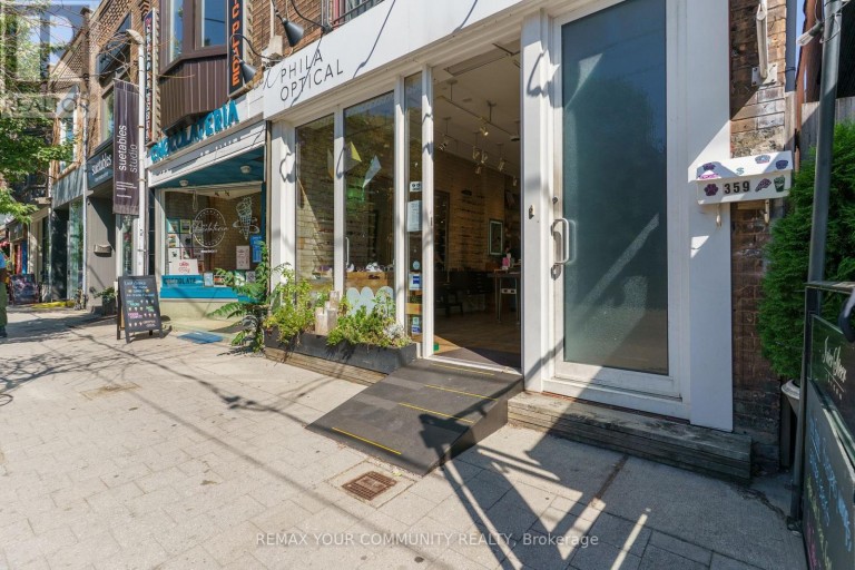 359 RONCESVALLES AVENUE, Toronto (Roncesvalles), Ontario, M6R2M8