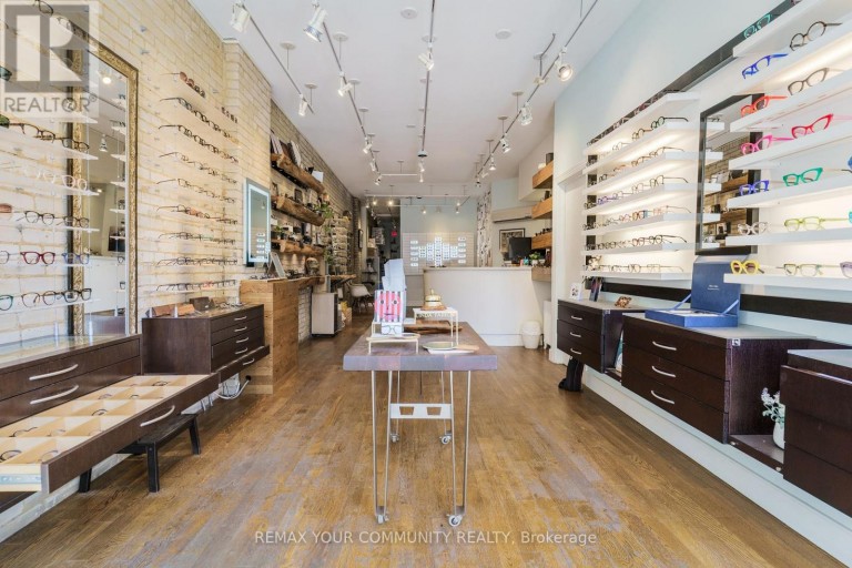 359 RONCESVALLES AVENUE, Toronto (Roncesvalles), Ontario, M6R2M8