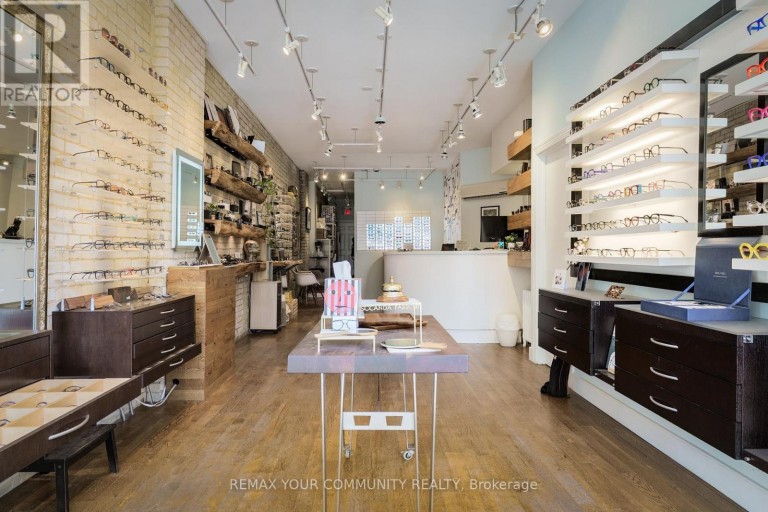 359 RONCESVALLES AVENUE, Toronto (Roncesvalles), Ontario, M6R2M8