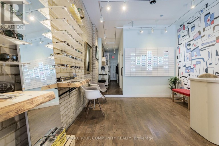 359 RONCESVALLES AVENUE, Toronto (Roncesvalles), Ontario, M6R2M8