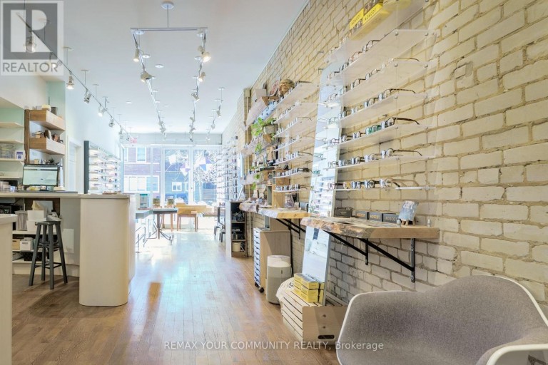 359 RONCESVALLES AVENUE, Toronto (Roncesvalles), Ontario, M6R2M8