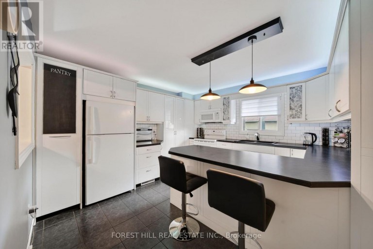 9 - 25 DEER RUN CRESCENT, Bradford West Gwillimbury (Bradford), Ontario, L3Z1N1