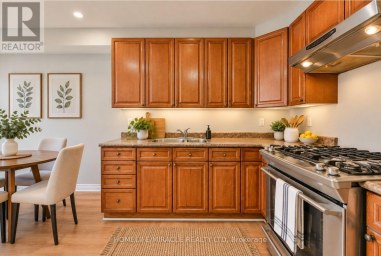 201 - 6444 FINCH AVENUE W Toronto (Mount Olive-Silverstone-Jamestown) Ontario photo 2