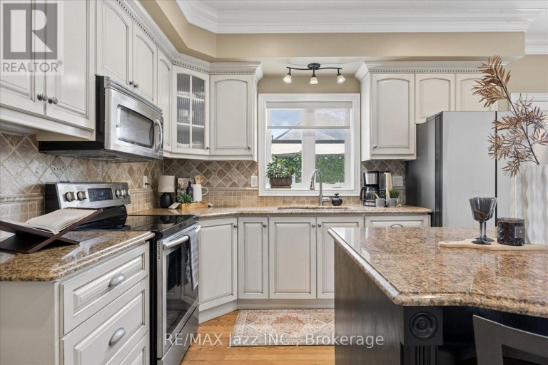 140 TAYLORWOOD COURT, Oshawa (Samac), Ontario, L1G7V7