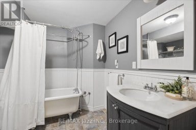140 TAYLORWOOD COURT Oshawa (Samac) Ontario photo 35