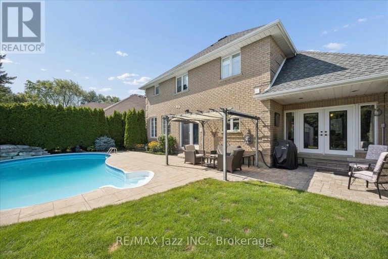140 TAYLORWOOD COURT, Oshawa (Samac), Ontario, L1G7V7