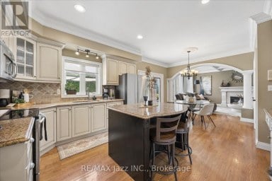 140 TAYLORWOOD COURT Oshawa (Samac) Ontario photo 9