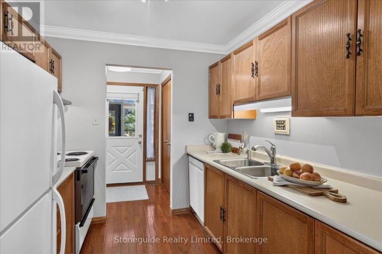 1185 HUNTINGTON CIRCLE, Peterborough (Otonabee Ward 1), Ontario, K9K2B9